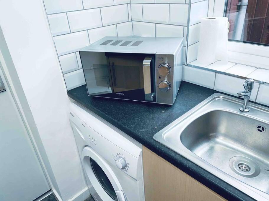 Homely 3 Bed Town House In Coventry City Centre Dış mekan fotoğraf