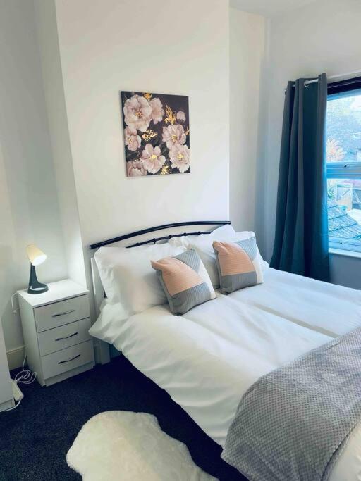 Homely 3 Bed Town House In Coventry City Centre Dış mekan fotoğraf