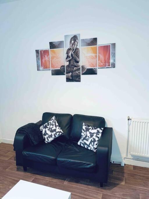 Homely 3 Bed Town House In Coventry City Centre Dış mekan fotoğraf