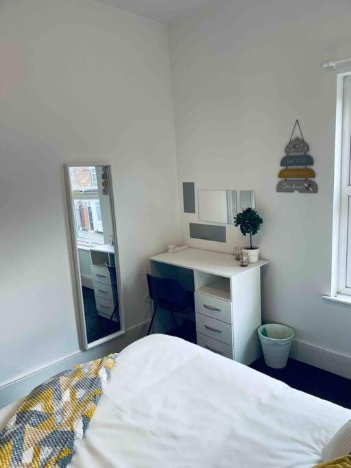 Homely 3 Bed Town House In Coventry City Centre Dış mekan fotoğraf